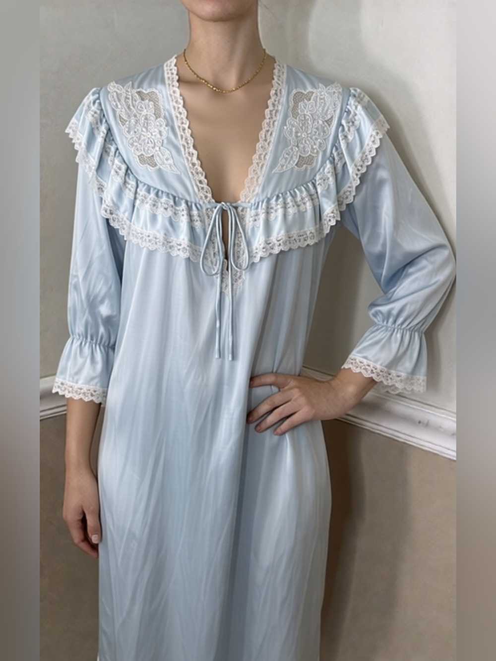 🎉 2 for $20! Gilligan & O'Malley Light Blue Lace-Trim pearl vintage Nightgown 🤍